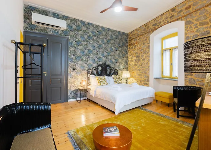 Archo & בית הארחה