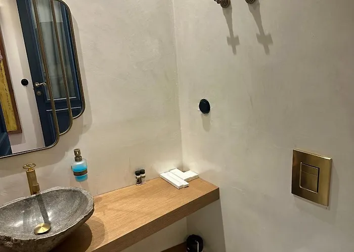 Archo & בית הארחה